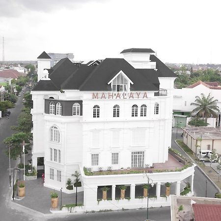 Mahalaya The Legacy Hotel スラカルタ エクステリア 写真