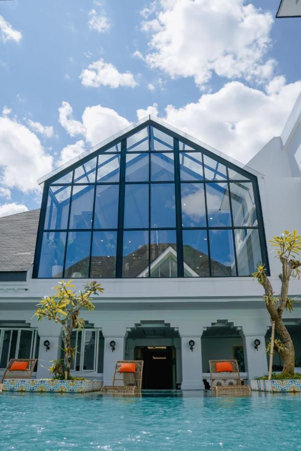 Mahalaya The Legacy Hotel スラカルタ エクステリア 写真