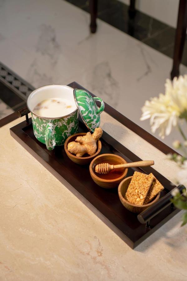 Mahalaya The Legacy Hotel スラカルタ エクステリア 写真