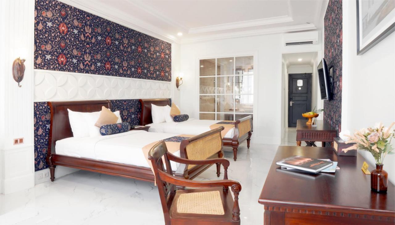 Mahalaya The Legacy Hotel スラカルタ エクステリア 写真