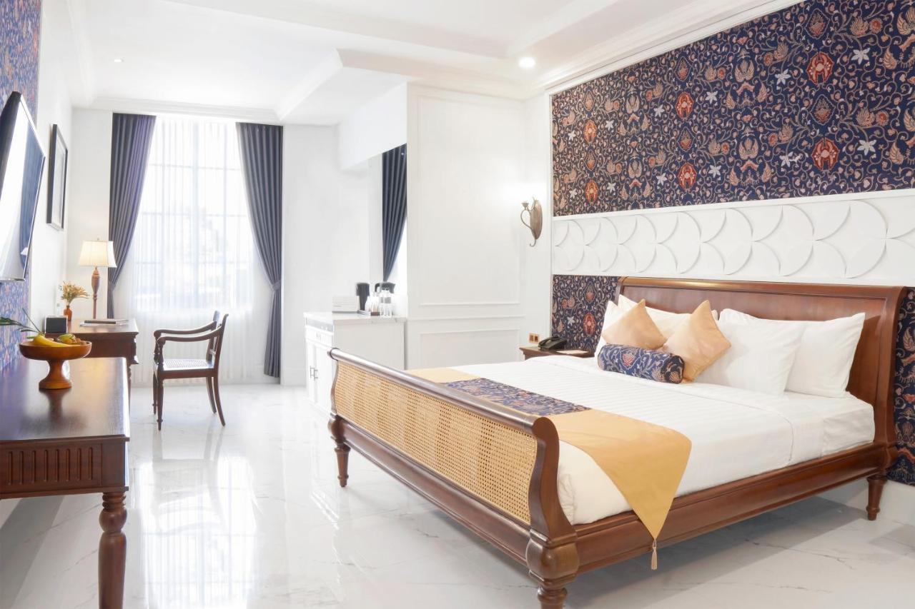 Mahalaya The Legacy Hotel スラカルタ エクステリア 写真